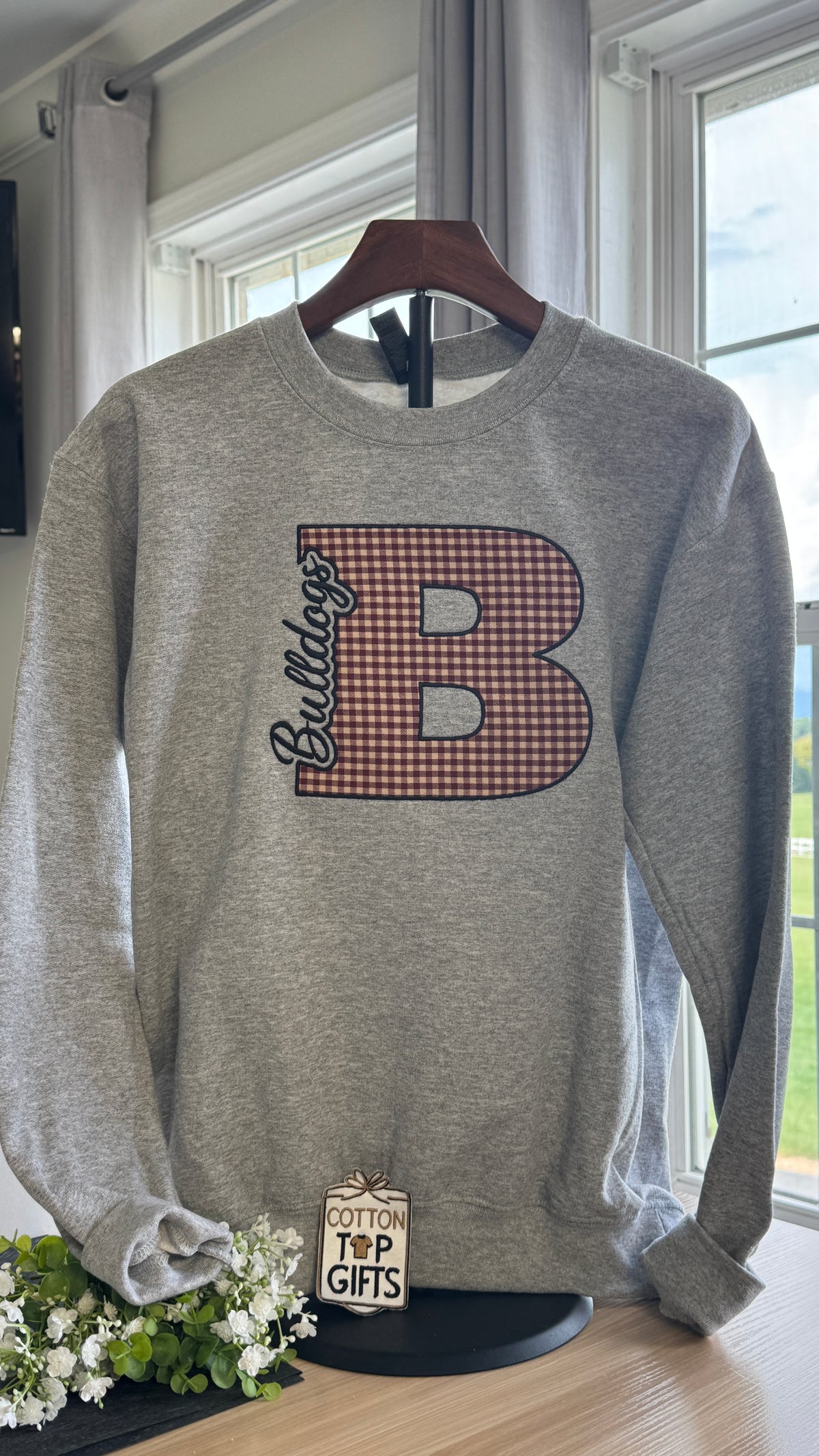 Gingham B Appliqué With knockout Bulldogs Sweatshirt